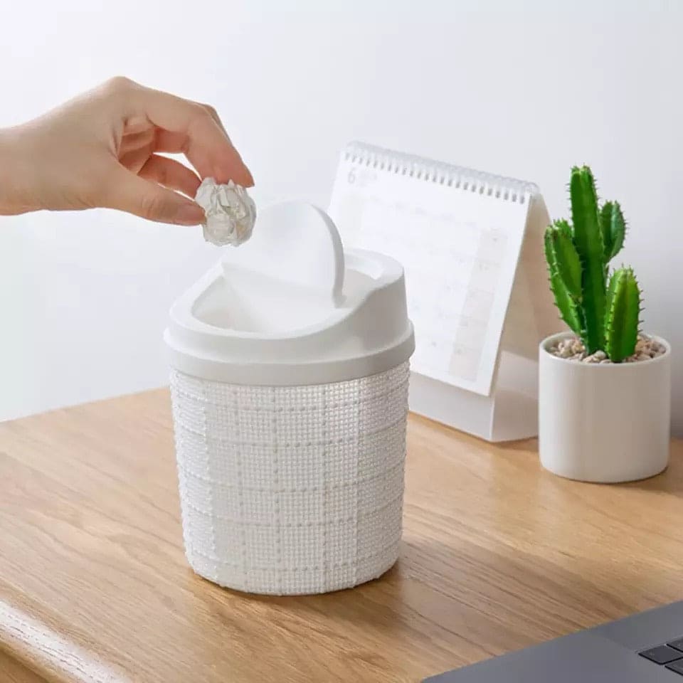 Small Plastic Bin With Lid, Mini Trash Can, Rolling Lid Trash Bin Small Plastic Bin With Lid, Mini Trash Can, Rolling Lid Trash Bin